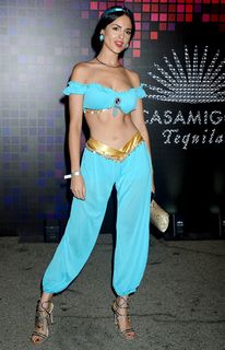 Eiza González feet photo thumbnail
