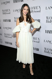 Eiza González feet photo thumbnail