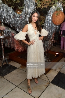 Eiza González feet photo thumbnail