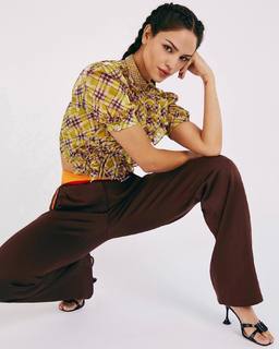 Eiza González feet photo thumbnail