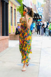 Eiza González feet photo thumbnail
