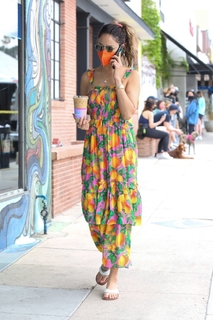Eiza González feet photo thumbnail