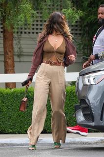 Eiza González feet photo thumbnail