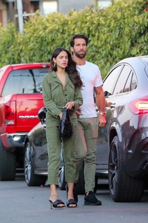 Eiza González feet photo thumbnail