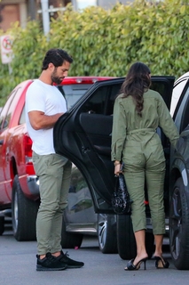 Eiza González feet photo thumbnail