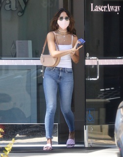 Eiza González feet photo thumbnail