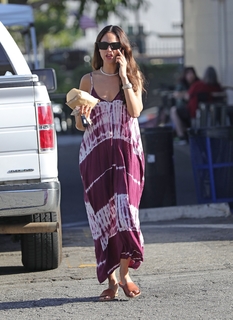 Eiza González feet photo thumbnail