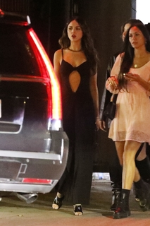 Eiza González feet photo thumbnail