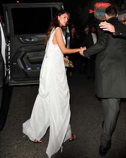 Eiza González feet photo thumbnail