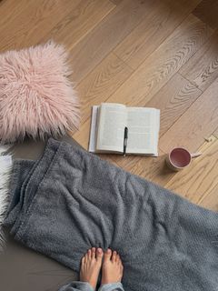 Ekaterina Adushkina feet photo 13