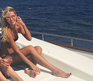 Ekaterina Kuznetsova feet photo thumbnail