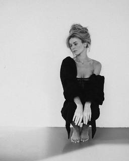 Ekaterina Kuznetsova feet photo thumbnail