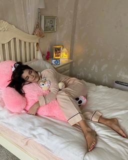 Ekaterina Volkova feet photo thumbnail