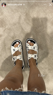 Ekin-Su Cülcüloglu feet photo 4