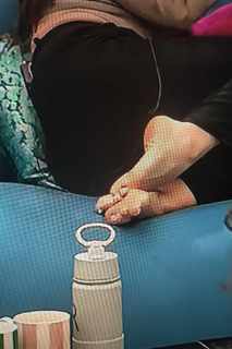 Ekin-Su Cülcüloglu feet photo 5