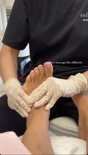 Ekin-Su Cülcüloglu feet photo 10