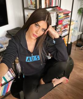 Ela Rumeysa Cebeci feet photo 3
