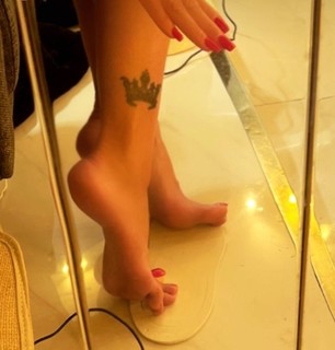 Ela Rumeysa Cebeci feet photo 5