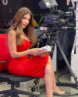 Ela Rumeysa Cebeci feet photo 17