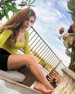 Ela Rumeysa Cebeci feet photo 4