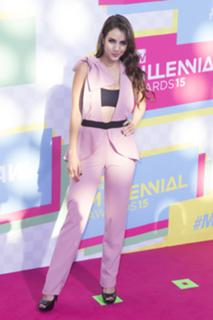 Ela Velden feet photo thumbnail