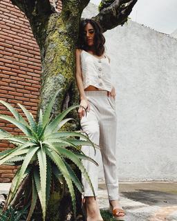 Ela Velden feet photo thumbnail