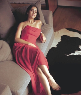 Ela Velden feet photo thumbnail