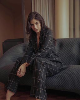 Ela Velden feet photo thumbnail