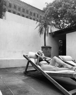 Ela Velden feet photo thumbnail