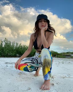 Ela Velden feet photo thumbnail