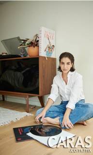 Ela Velden feet photo thumbnail