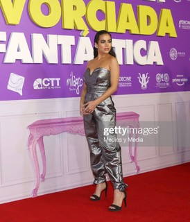 Ela Velden feet photo thumbnail