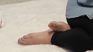 Elaina Keyes feet photo thumbnail