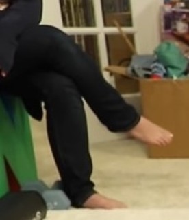 Elaina Keyes feet photo thumbnail