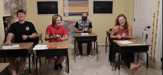 Elaina Keyes feet photo thumbnail