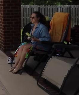 Elaina Keyes feet photo thumbnail