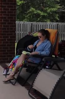 Elaina Keyes feet photo thumbnail