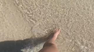 Elaina Keyes feet photo thumbnail