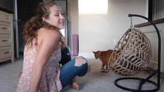 Elaina Keyes feet photo thumbnail