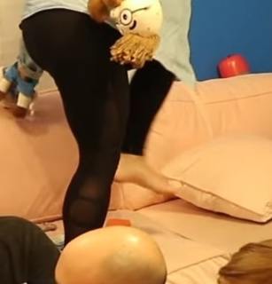 Elaina Keyes feet photo thumbnail