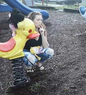 Elaina Keyes feet photo thumbnail