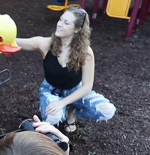 Elaina Keyes feet photo thumbnail