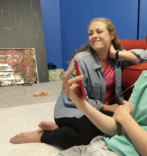 Elaina Keyes feet photo thumbnail