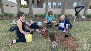 Elaina Keyes feet photo thumbnail