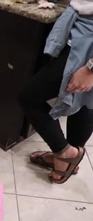 Elaina Keyes feet photo thumbnail