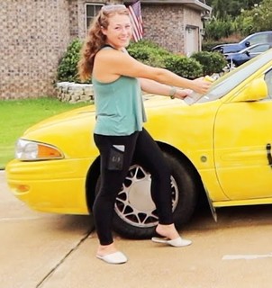 Elaina Keyes feet photo thumbnail