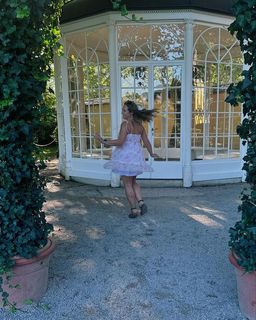 Elaina Keyes feet photo thumbnail