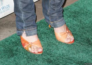 Elaine Cassidy feet photo 12