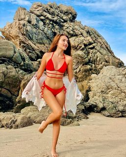 Elaine Haro feet photo thumbnail