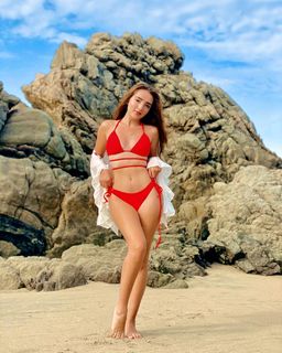 Elaine Haro feet photo thumbnail